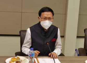 駐卡拉奇總領事李碧建出席中國企業(yè)承包巴基斯坦信德省綠色氫能項目諒解備忘錄簽字儀式.jpg