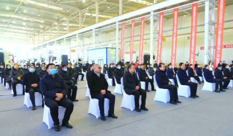 上汽紅巖鄂爾多斯基地天隆工廠投產，首批氫能重卡下線.jpg
