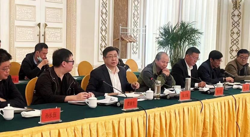 共同發(fā)展氫能規(guī)劃和三年的氫能合作！貴州氫能效率與烏魯木齊甘泉堡經(jīng)開(kāi)區(qū)簽署氫能產(chǎn)業(yè)合作協(xié)議.jpg