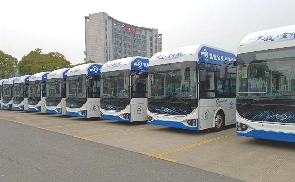 80kW燃料電池發(fā)動機(jī)，鋒源氫能助力平湖氫能公交示范投運(yùn)！.jpg