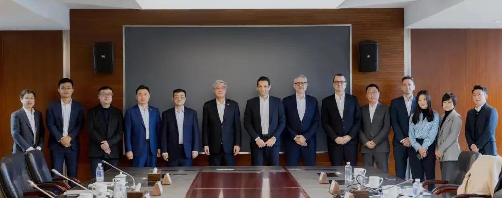 申能集團(tuán)與彼歐集團(tuán)攜手共議，持續(xù)深化氫能技術(shù)合作與創(chuàng)新.jpg