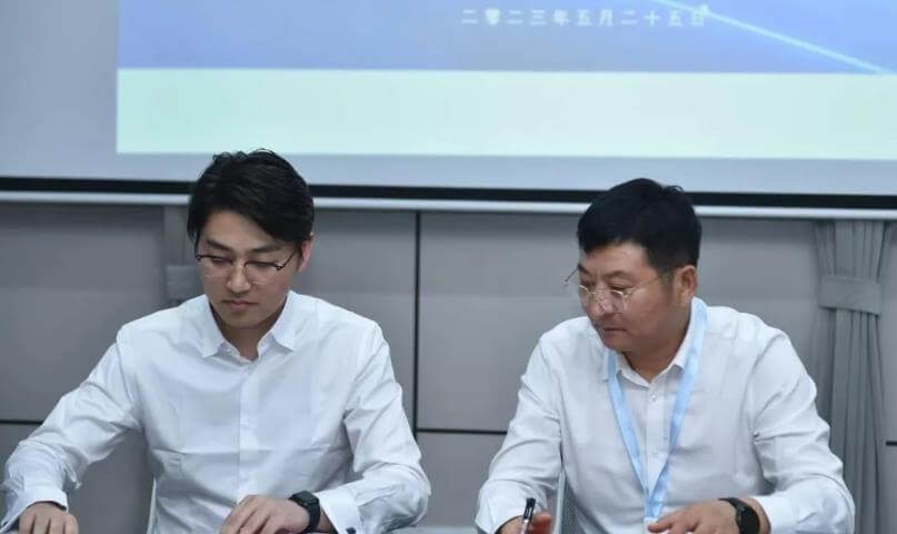 翌晶能源遼寧營口500MW風(fēng)光氫儲一體化示范項(xiàng)目正式簽約.jpg