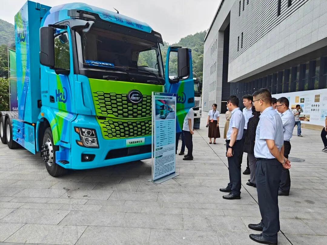 飛馳科技燃料電池汽車(chē)亮相世界氫能技術(shù)大會(huì).jpg