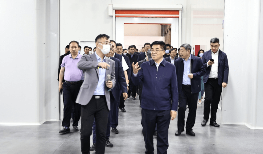 長春市人大常委會(huì)黨組書記、主任王忠厚調(diào)研國氫科技長春綠動(dòng).png
